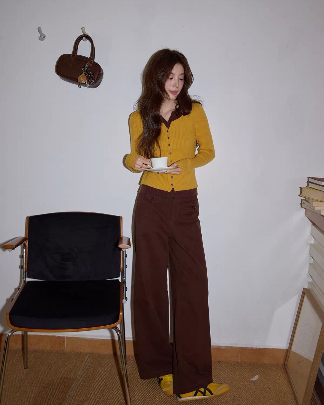 ブラウンストレートレッグパンツ